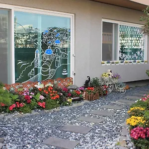 Happy Garden בית הארחה