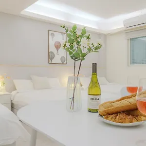 Dk House アパート